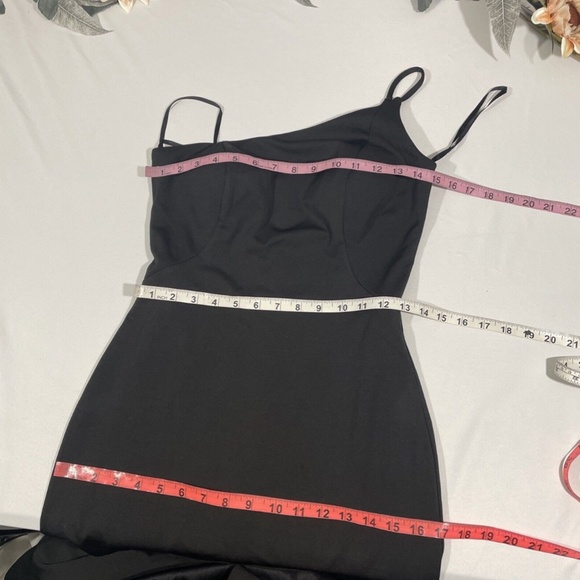 NEW $228 La Femme [ 4 ] One Shoulder‎ Jersey Gown in Black - Picture 5 of 14